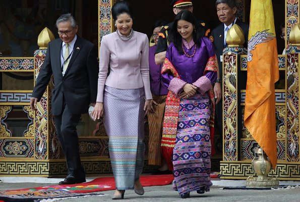 chic 4 Jetsun-Pema e first lady thai