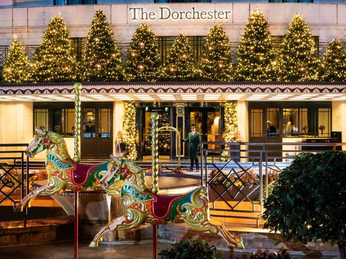 christmas-at-the-dorchester-2018-exterior