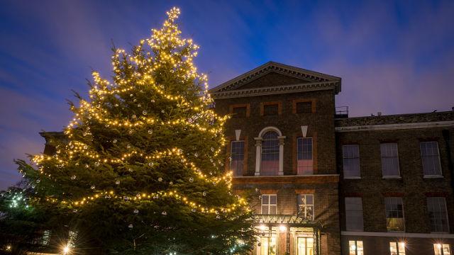 kensington palace xmas tree 2018