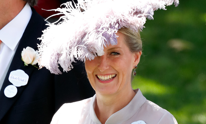 sophie-wessex-ascot-pink-dress-t