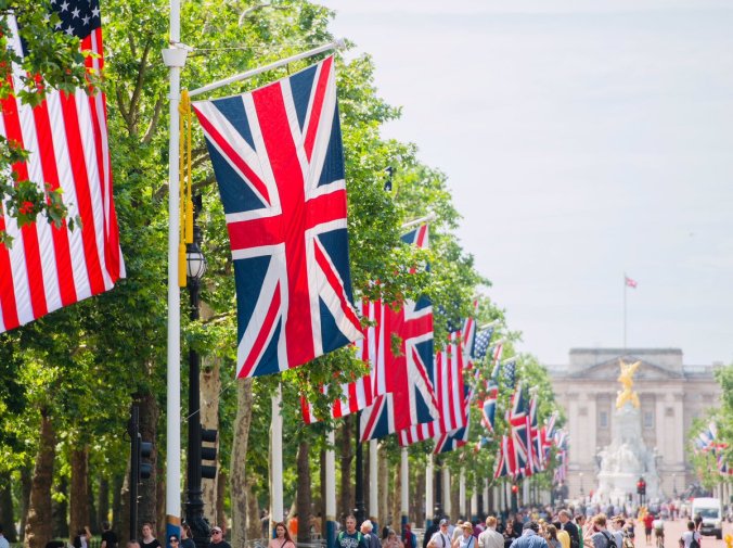 UK USA flags
