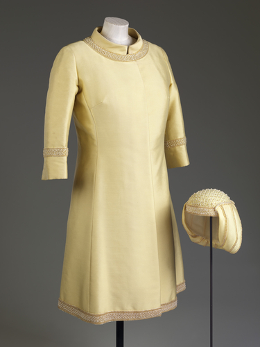 pow investiture queen's mise