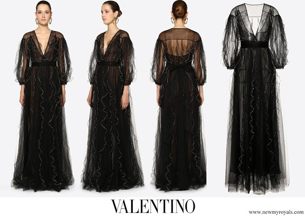 Meghan-Markle-wore-Valentino-Embellished-Tulle-Evening-Dress
