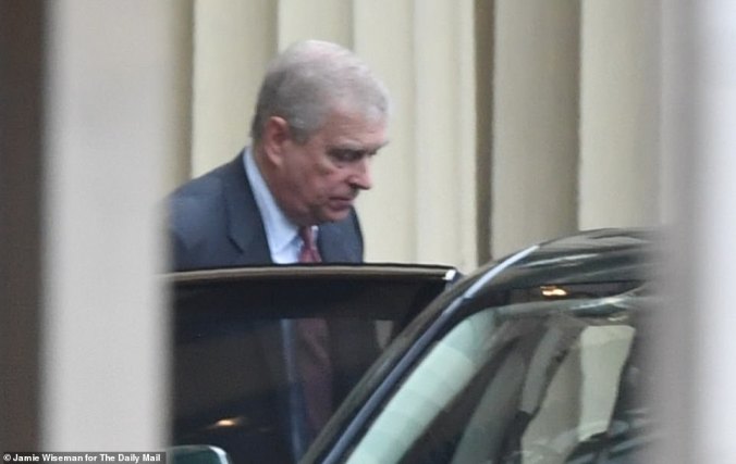 duke of york arriving at buckingham palace