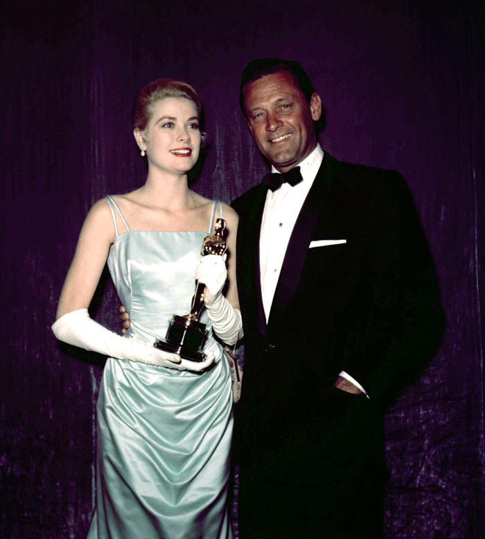 grace kelly oscar.jpg
