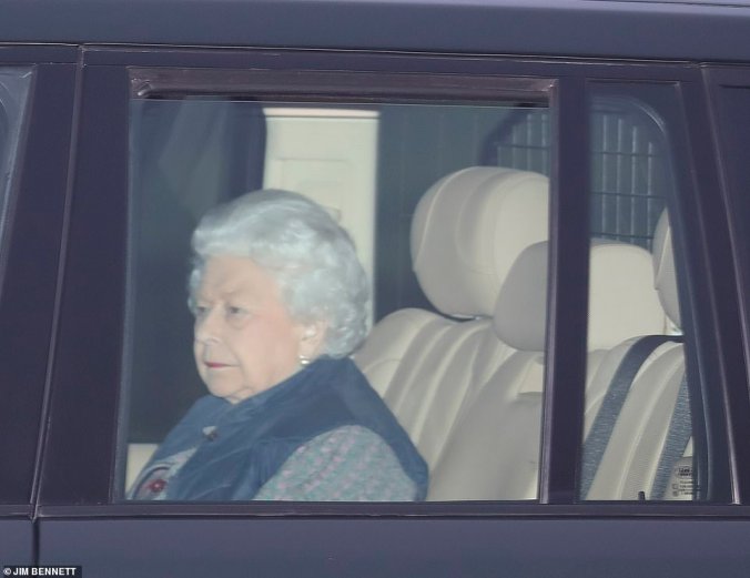the queen leaving buckingham palace