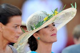 caroline chanel earring