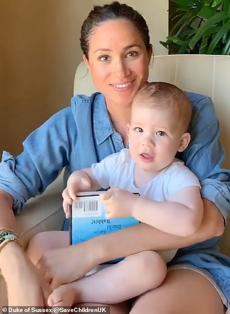 28068238-8292509-Eager_to_keep_Archie_engaged_in_the_book_the_former_actress_make-a-18_1588770886898