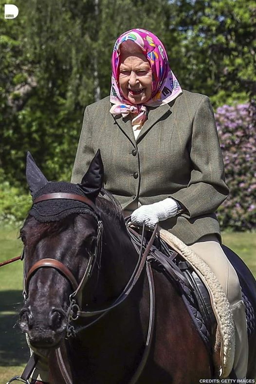 queen elizabeth riding